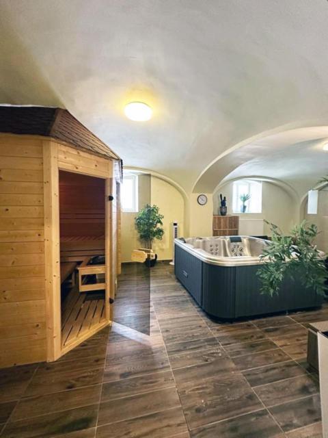 Wienerwald Residenz Baden Bagian luar foto