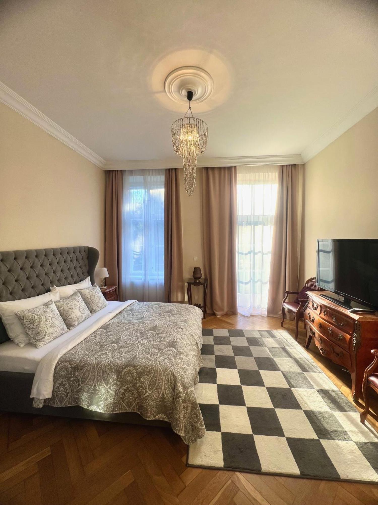 Wienerwald Residenz Baden Bagian luar foto