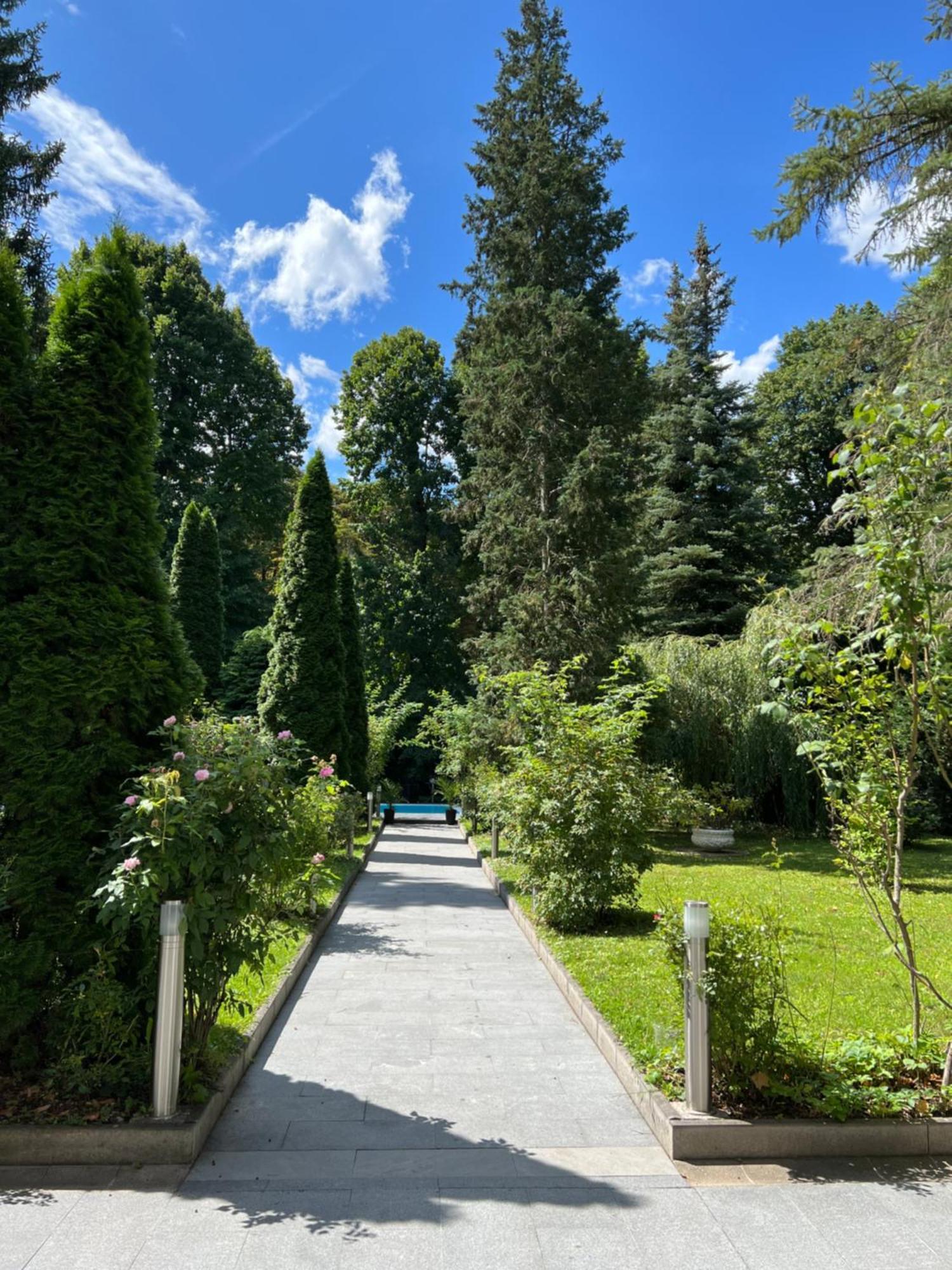 Wienerwald Residenz Baden Bagian luar foto
