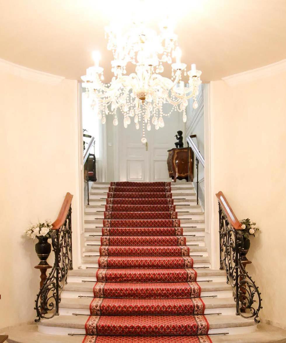 Wienerwald Residenz Baden Bagian luar foto