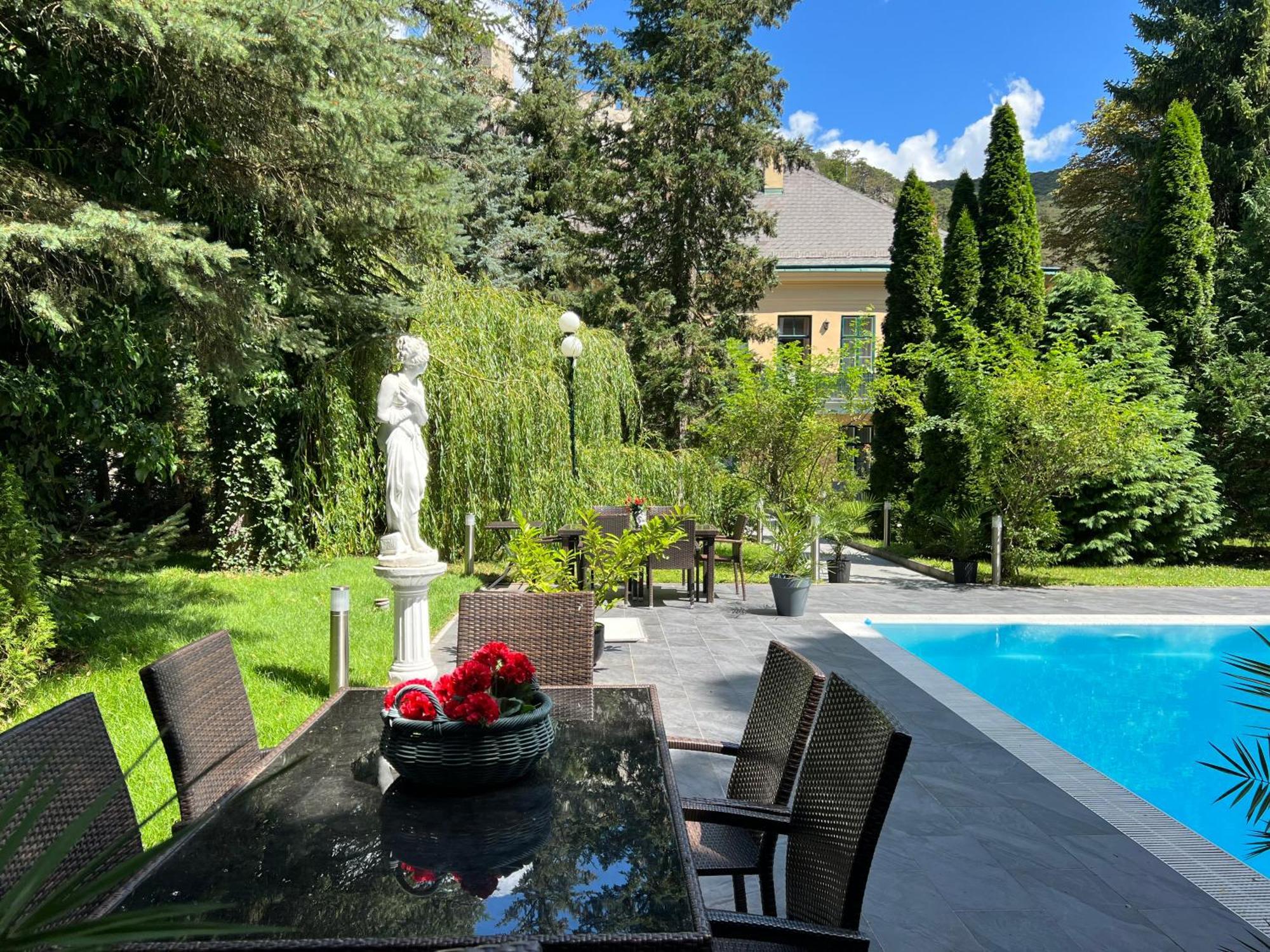 Wienerwald Residenz Baden Bagian luar foto
